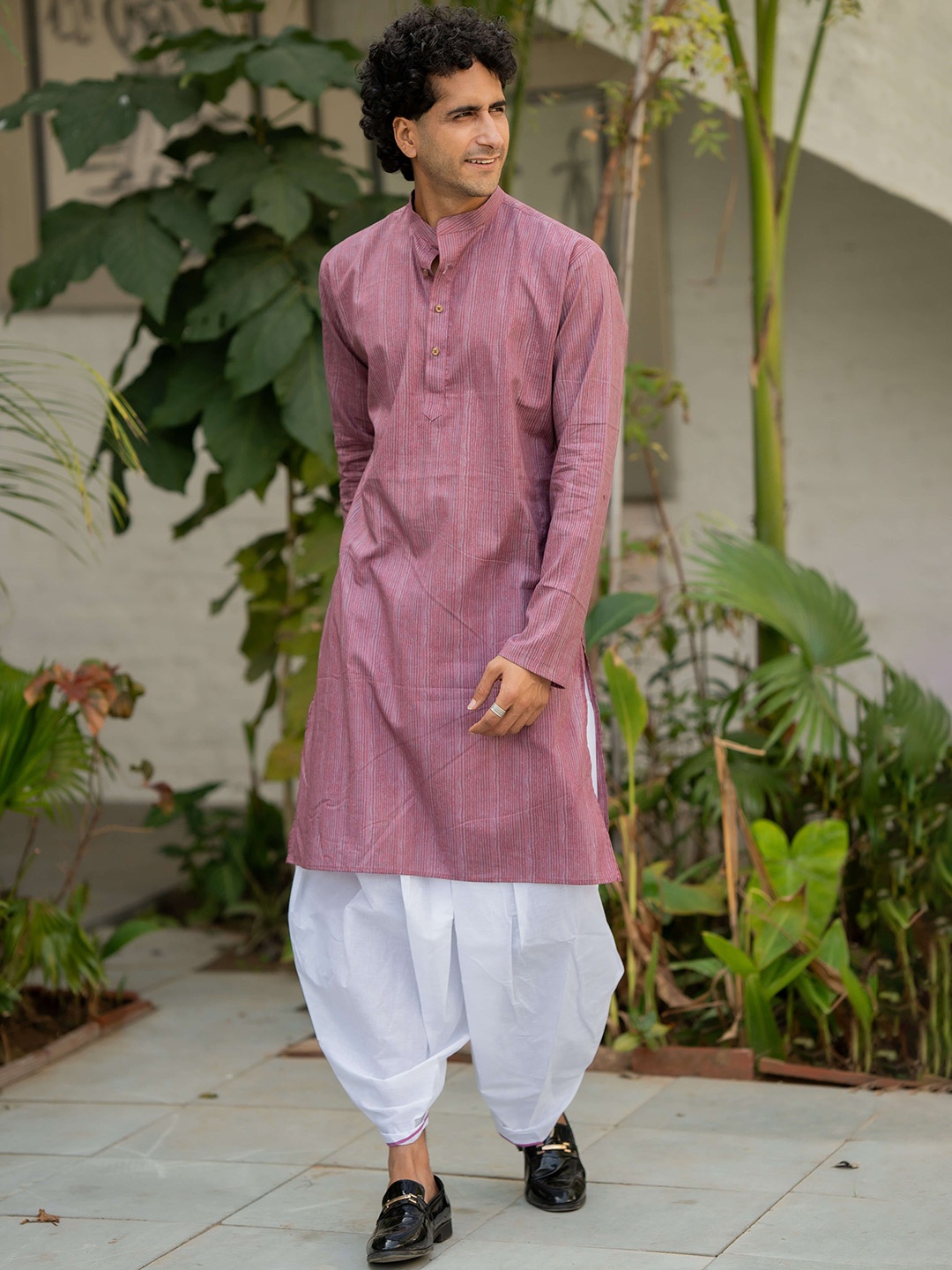 

Shasak Striped Mandarin Collar Cotton Straight Kurta, Purple