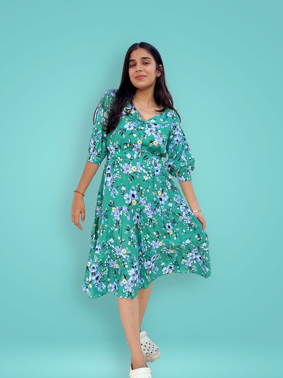 

THE WHITE FEATHERS Women Floral Printed Puff Sleeves Cotton Fit & Flare Dress, Green