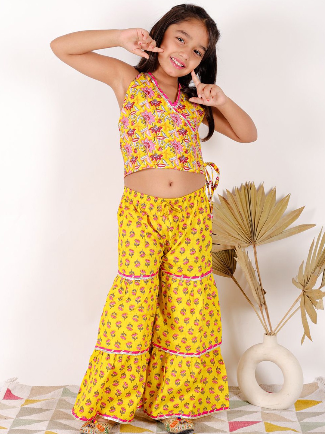 

Superminis Girls Printed Pure Cotton Top With Sharara Set, Yellow