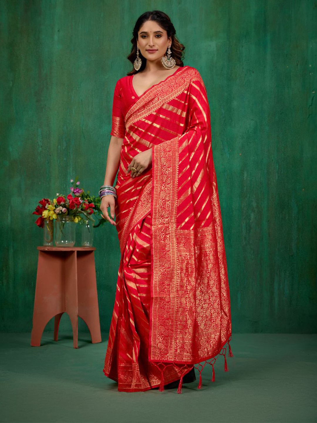 

Sangria Woven Design Zari Banarasi Saree, Red