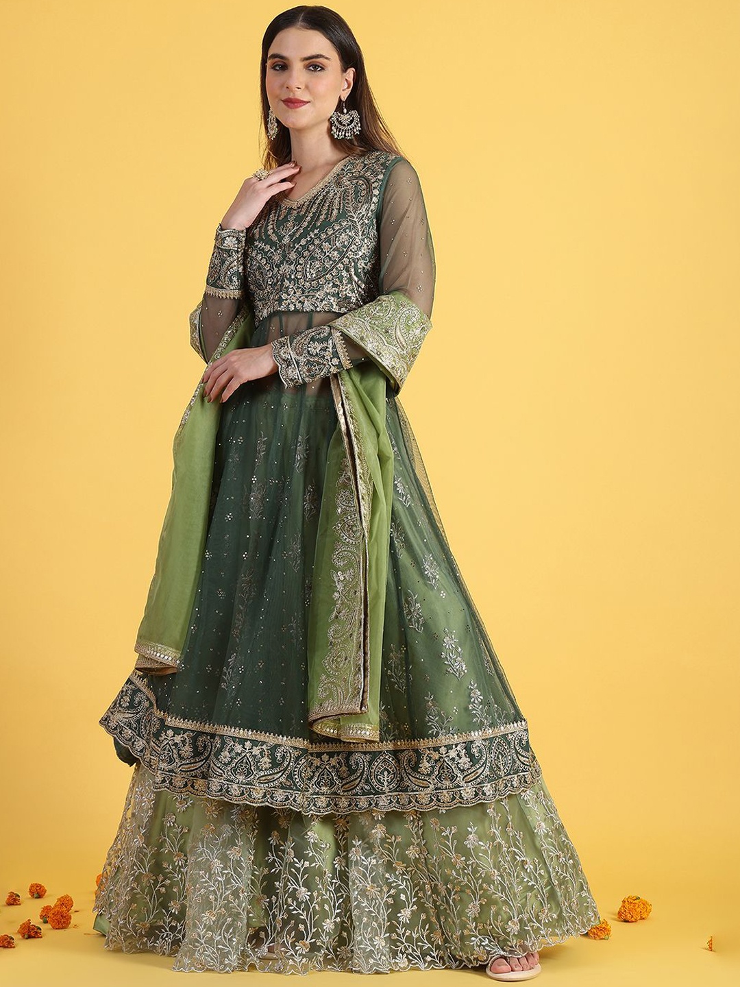 

WISHFUL Women Floral Embroidered Regular Thread Work Kurta with Skirt & With Dupatta, Green