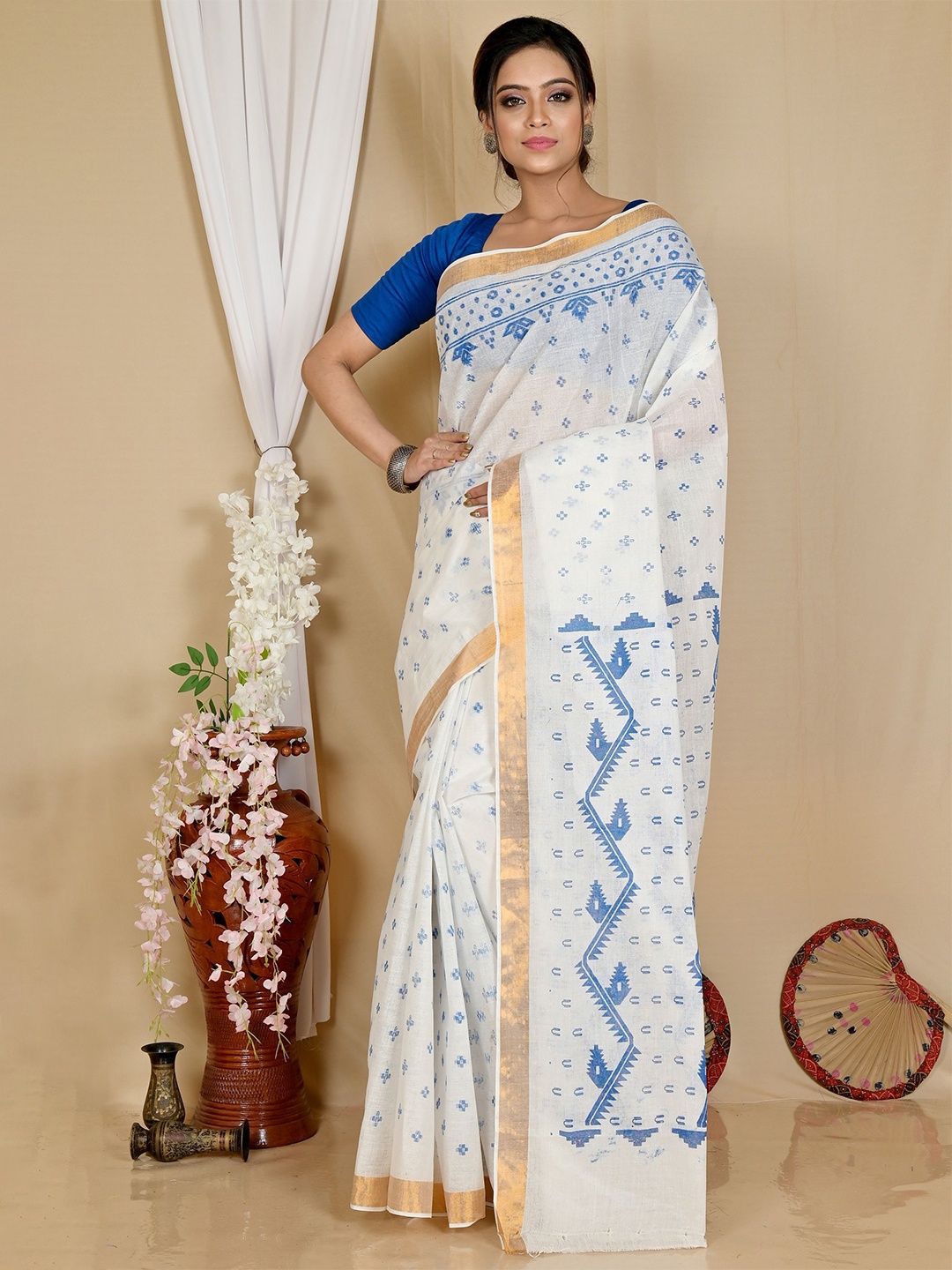 

PuJoy Woven Design Pure Cotton Taant Saree, White