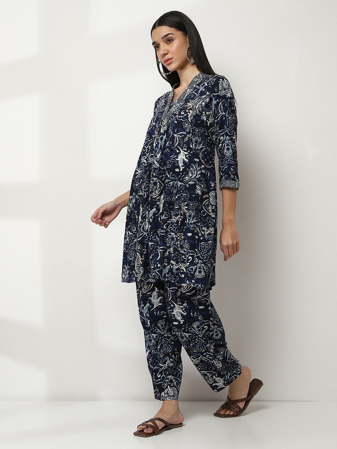 

Rangriti Floral Printed V-Neck Tunic With Trousers, Navy blue