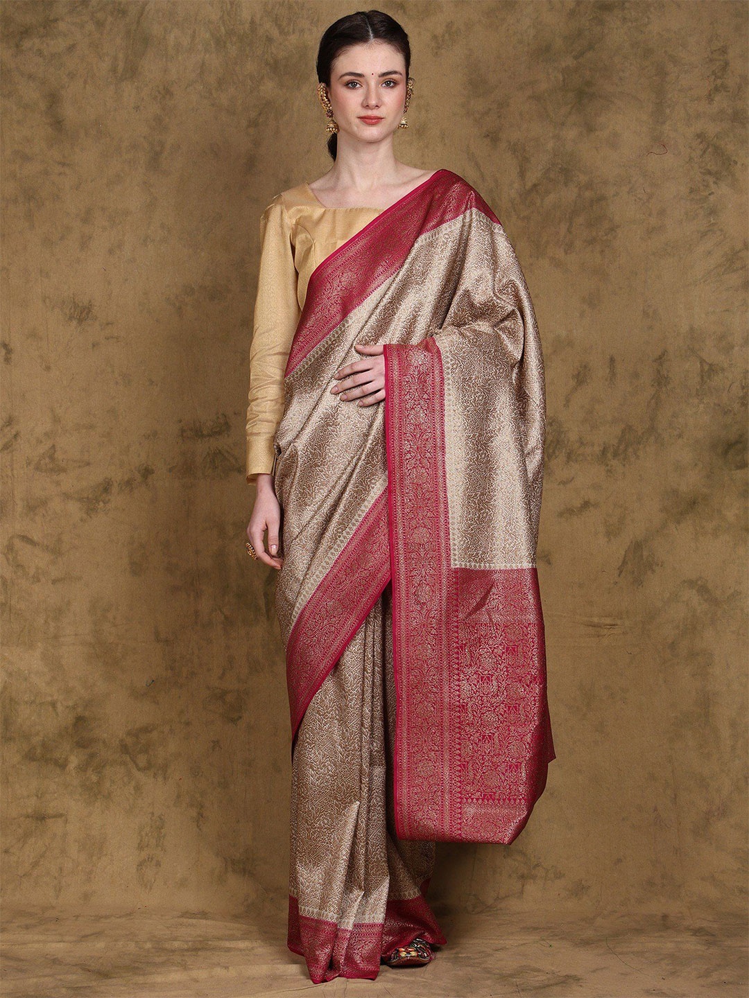 

Exotic India Banarasi Saree with Zari Woven Triangle Pattern and Contrast Pallu Border, Pink