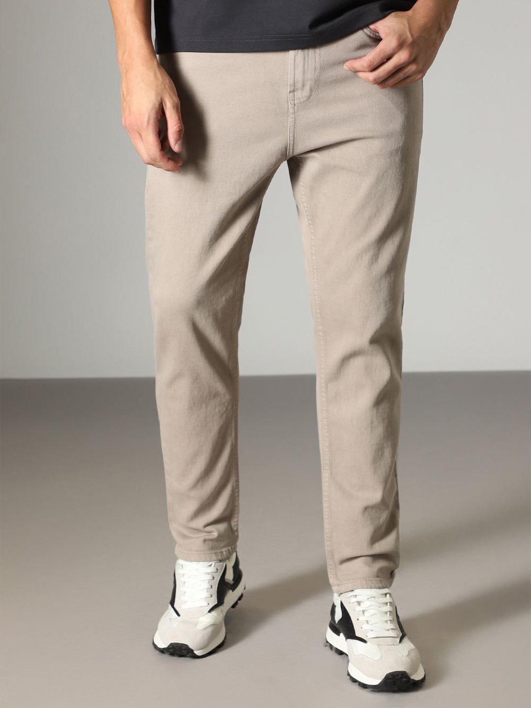 

Banana Club Men Carrot Fit Denim Jeans, Beige