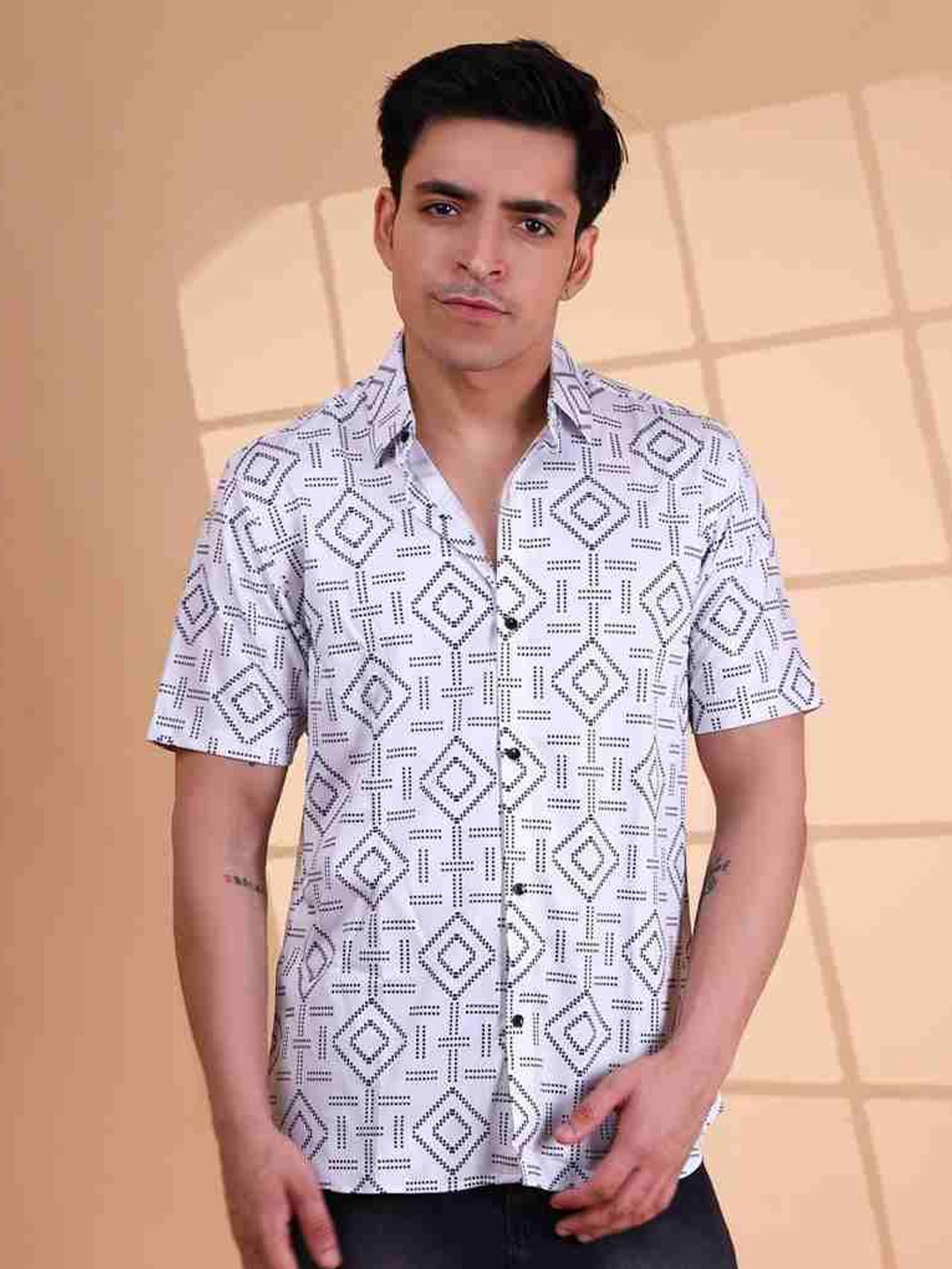 

Fesner Men Comfort Shirt, Multi