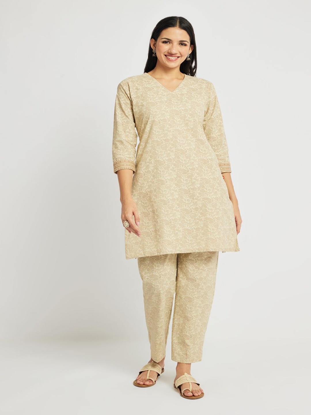 

Span Floral Printed V-Neck Pure Cotton Straight Kurti With Trouser, Beige