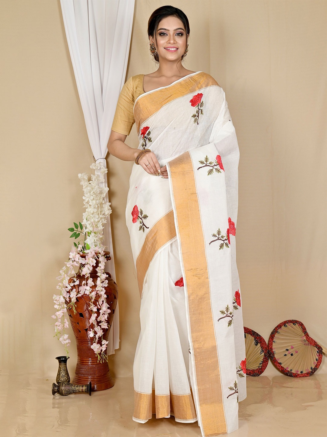 

DipDiya Floral Zari Pure Cotton Taant Saree, White
