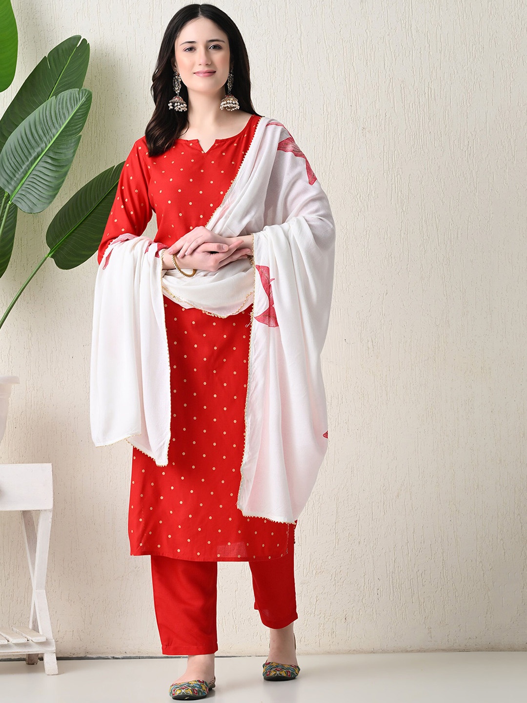 

ao services Geometric Printed Gotta Patti Straight Kurta With Trousers & Dupatta, Red