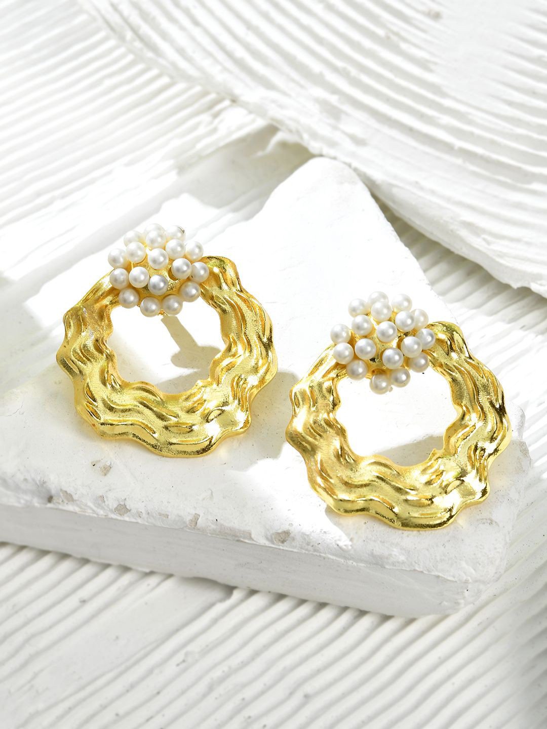 

Voylla Circular Studs Earrings, Gold