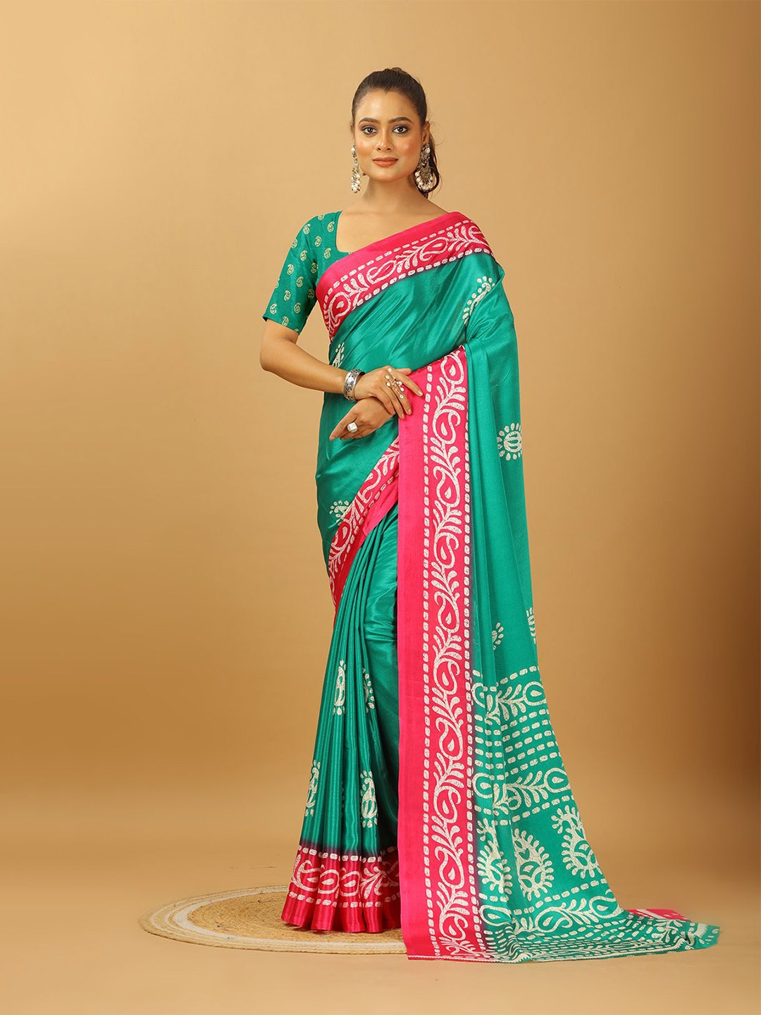 

A.V.M. SILK MILLS Batik Pure Crepe Saree, Green