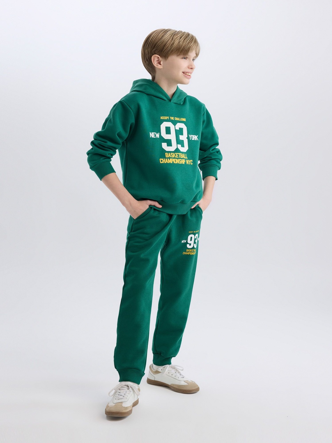 

DeFacto Boys Mid-Rise Joggers Trousers, Green