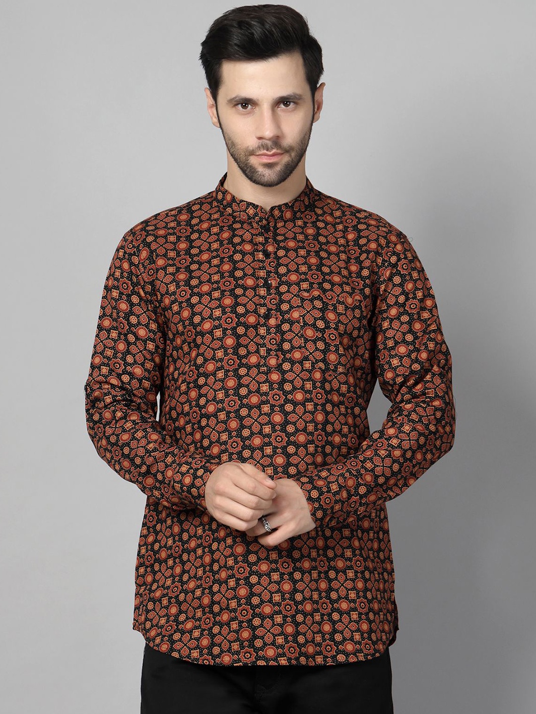 

Vastraa Fusion Ethnic Motifs Printed Mandarin Collar Cotton Straight Kurta, Black