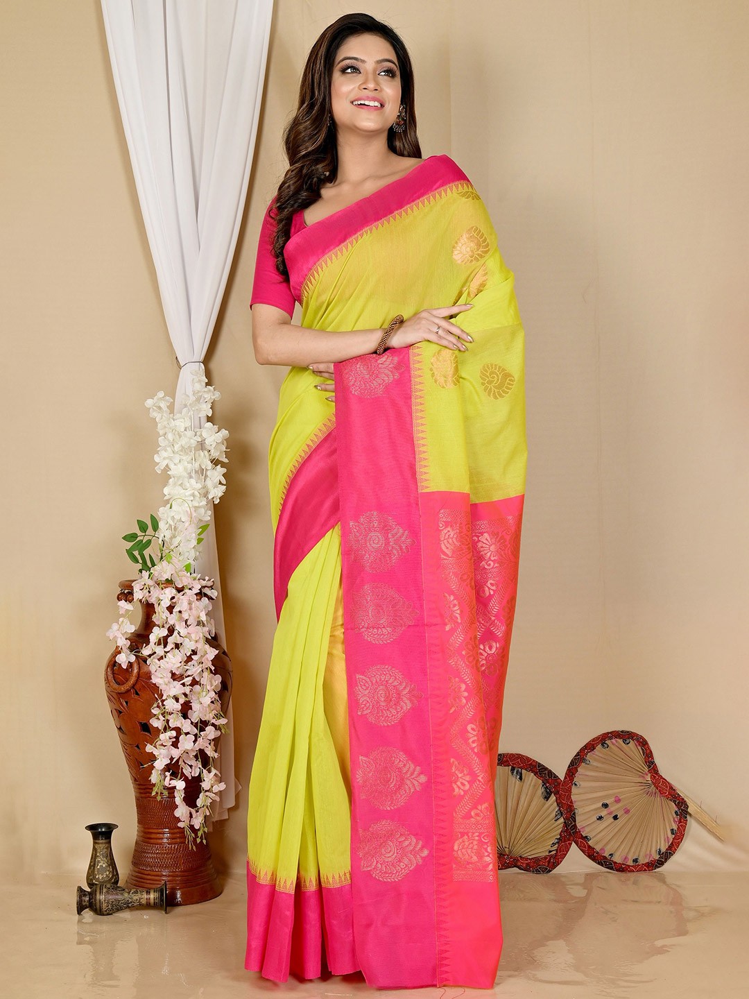 

PuJoy Silk Cotton Handloom Taant Saree, Green