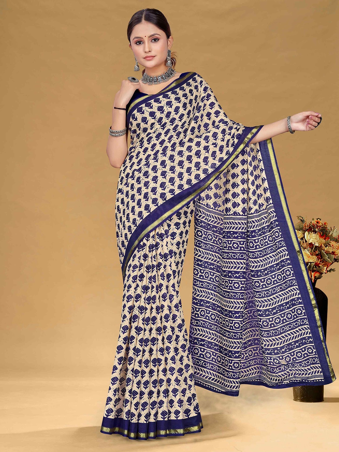 

HERE&NOW Floral Printed Zari Pure Cotton Ikat Saree, Navy blue