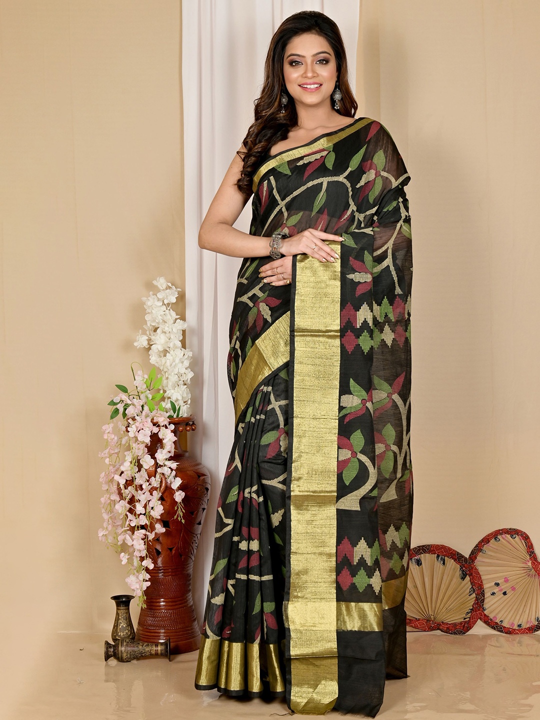 

DipDiya Woven Design Zari Taant Saree, Black