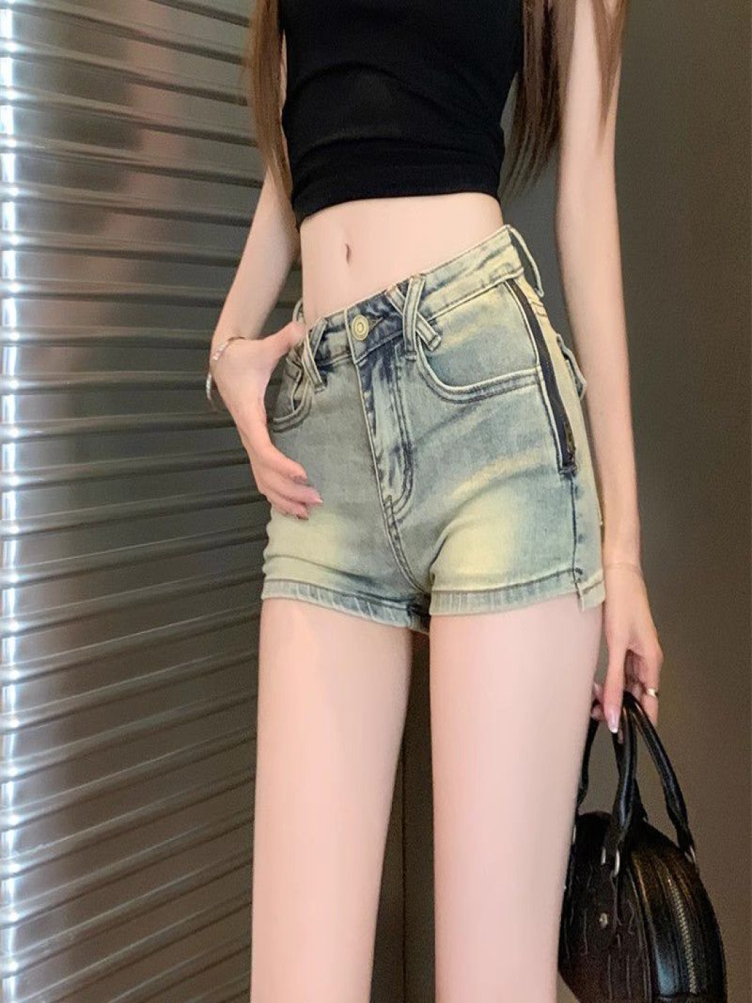 

StyleCast x Revolte Women Mid-Rise Denim Shorts, Blue
