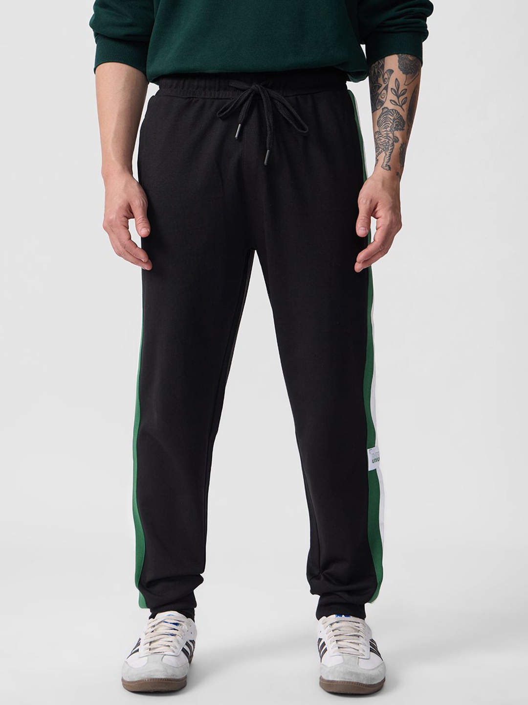 

The Souled Store Velocity Baggy Fit Cotton Mid-Rise Joggers, Black