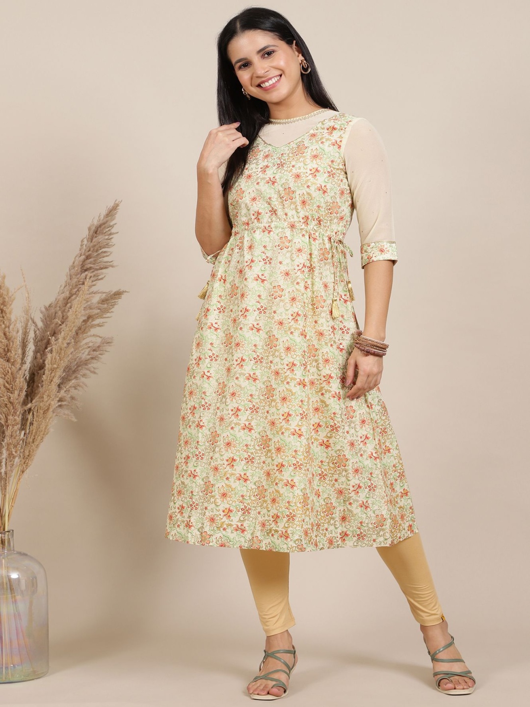 

AURELIA Floral Printed Round Neck A-line Kurta With Leggings, Beige