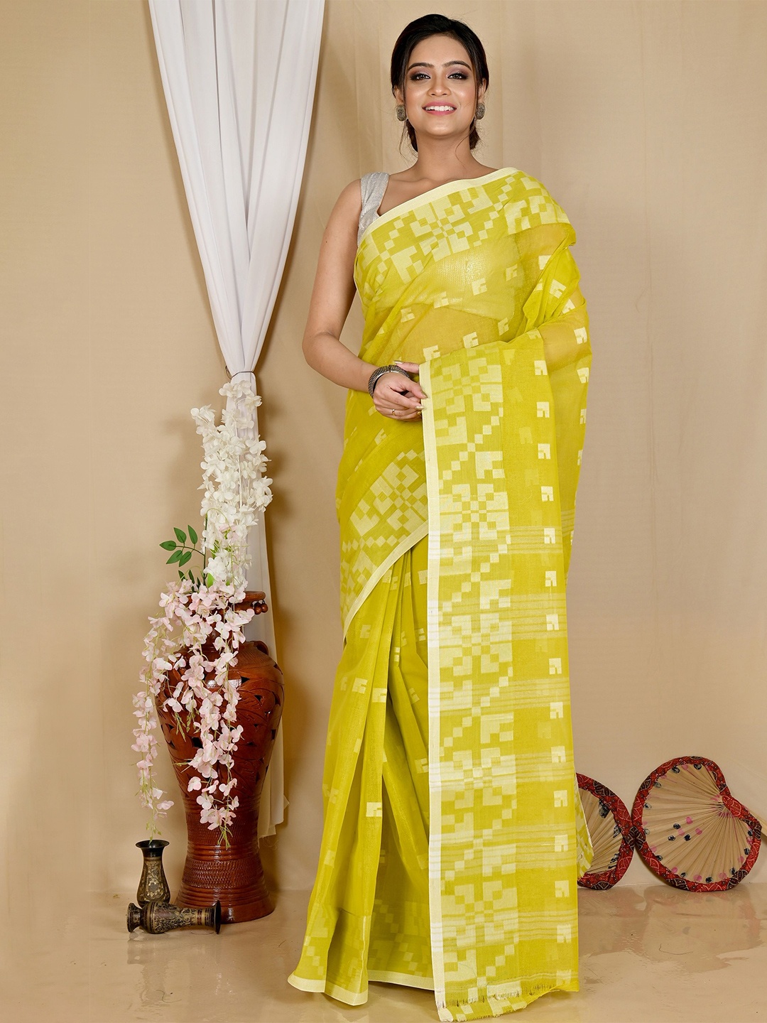 

DipDiya Woven Design Pure Cotton Taant Saree, Lime green