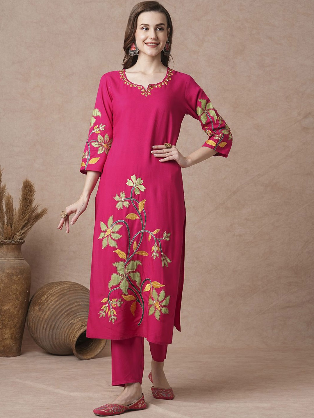 

FASHOR Floral Patchwork Embroidered Notch Neck Kurta with Trousers, Pink
