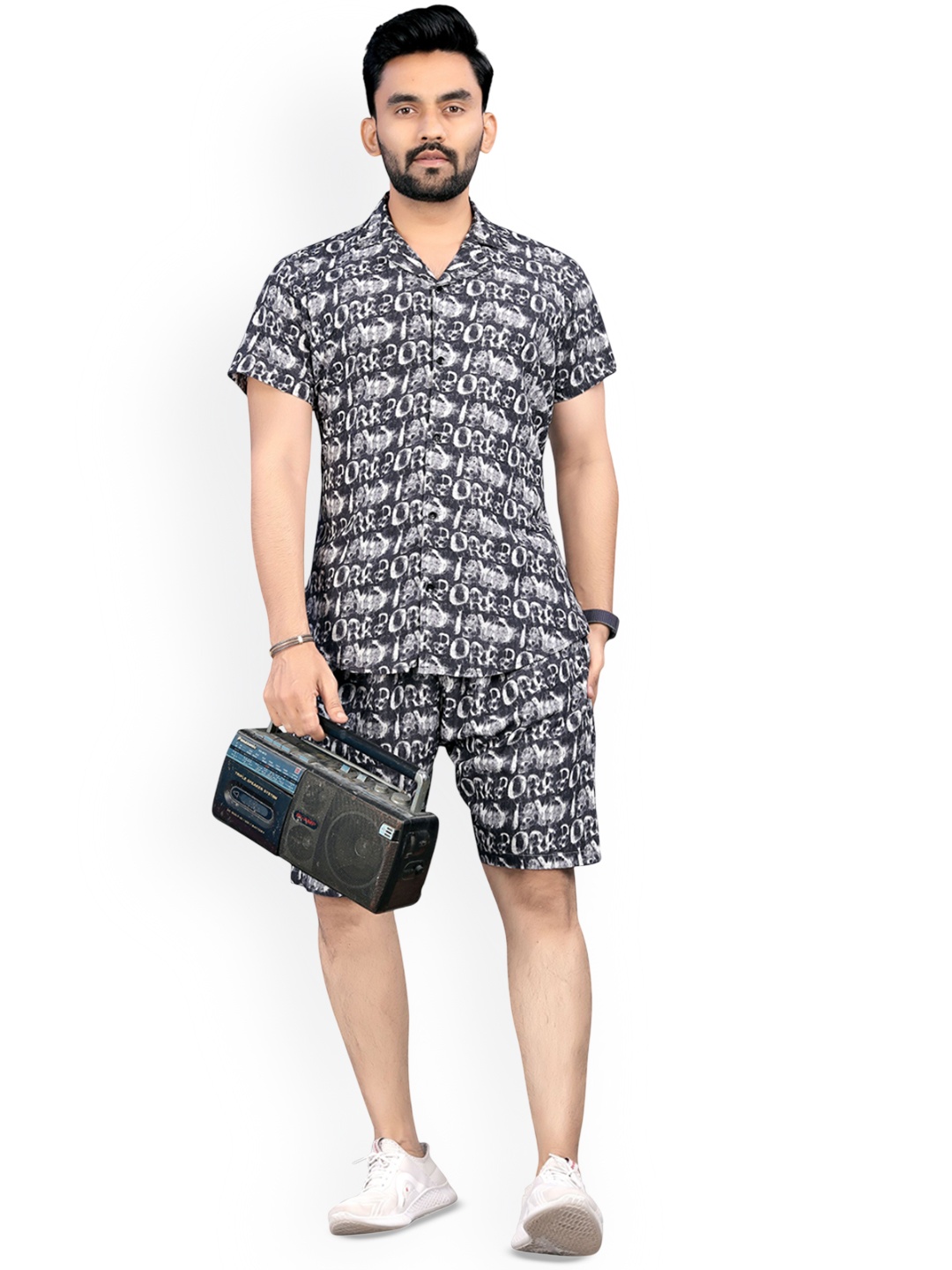 

VIMALNATH SYNTHETICS Abstract Printed Cotton Blend Shirt With Shorts, Black