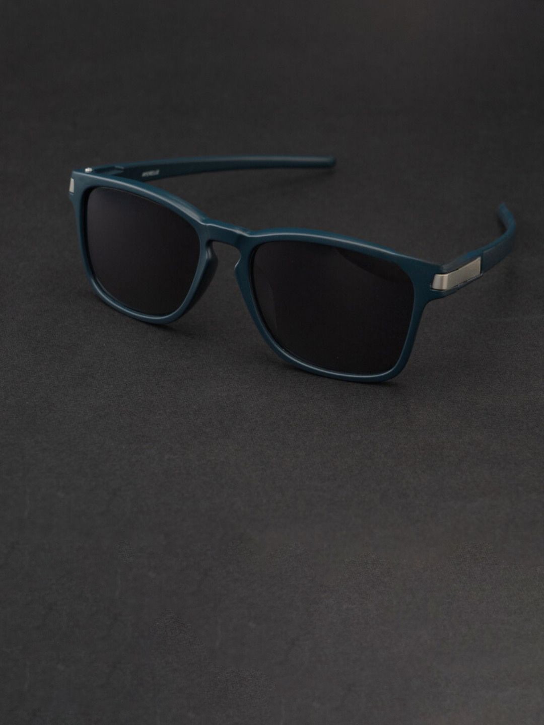 

AFERELLE Unisex Rectangle Sunglasses with Polarised Lens XCLASSBLUEBLK-Matt Classic Blue, Black