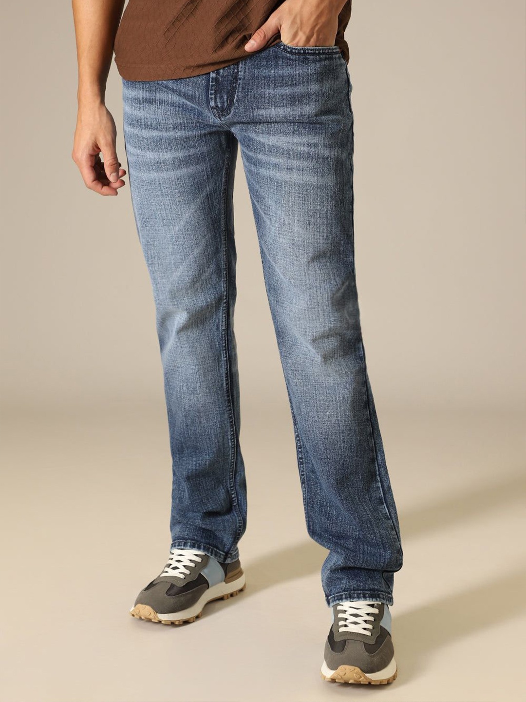 

Banana Club Men Regular Fit Light Fade Stretchable Jeans, Blue