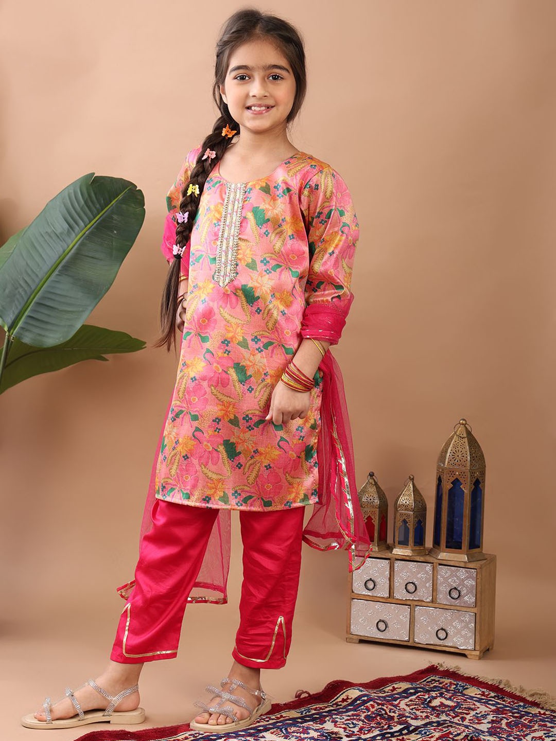 

Here&Now X Kinder Kids Girls Floral Printed Regular Kurta with Palazzos & With Dupatta, Pink