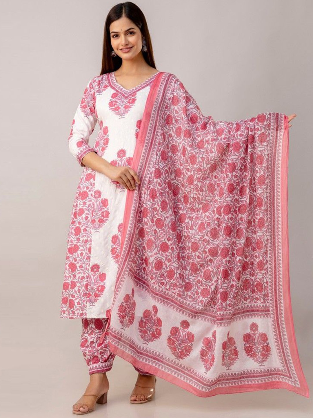 

TRENDSWILL Women Floral Printed Regular Kurta with Trousers & With Dupatta, Pink