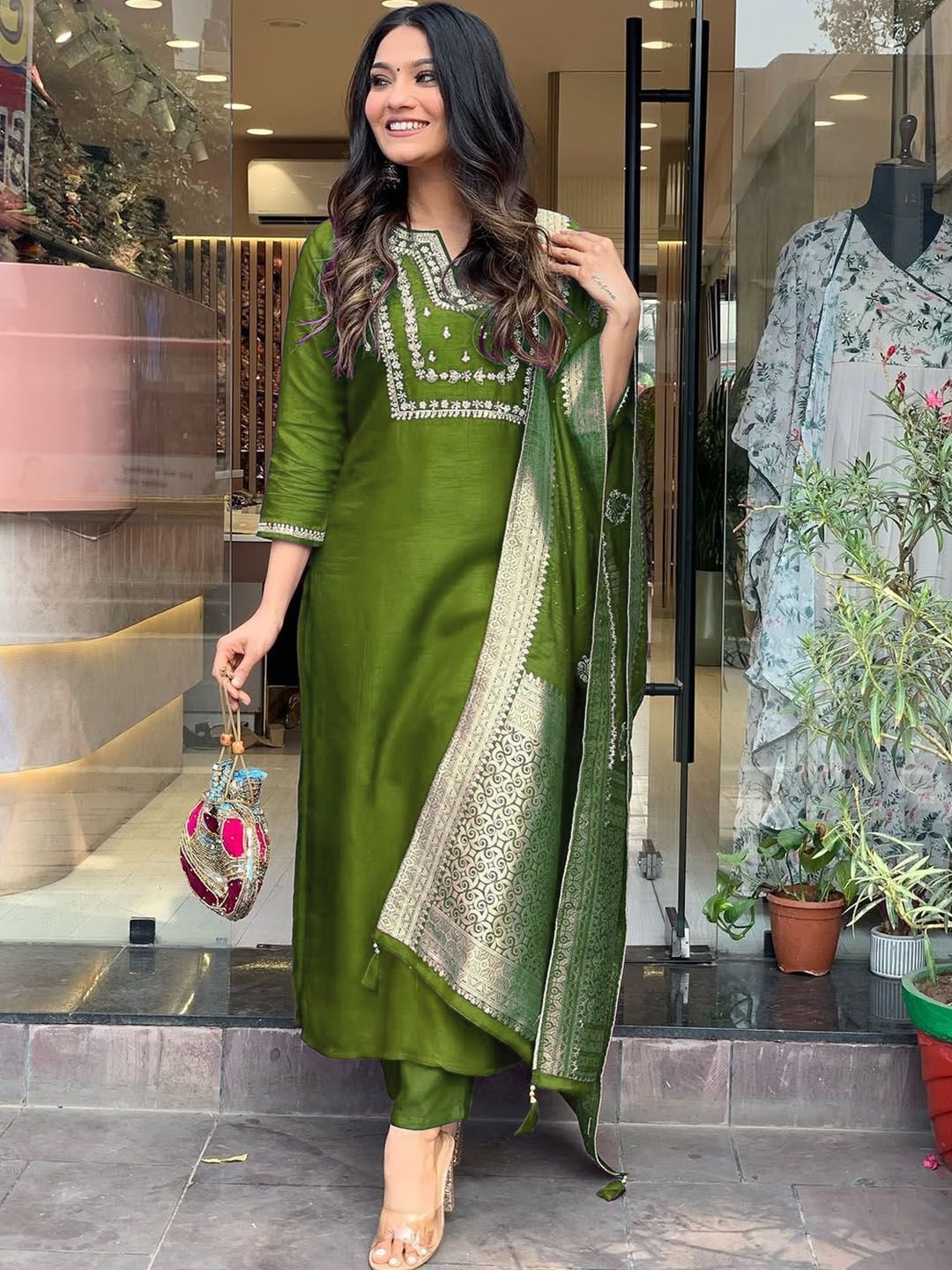 

TWINS LADY Women Ethnic Motifs Embroidered Regular Thread Work Raw Silk Kurta with Trousers & With Dupatta, Green