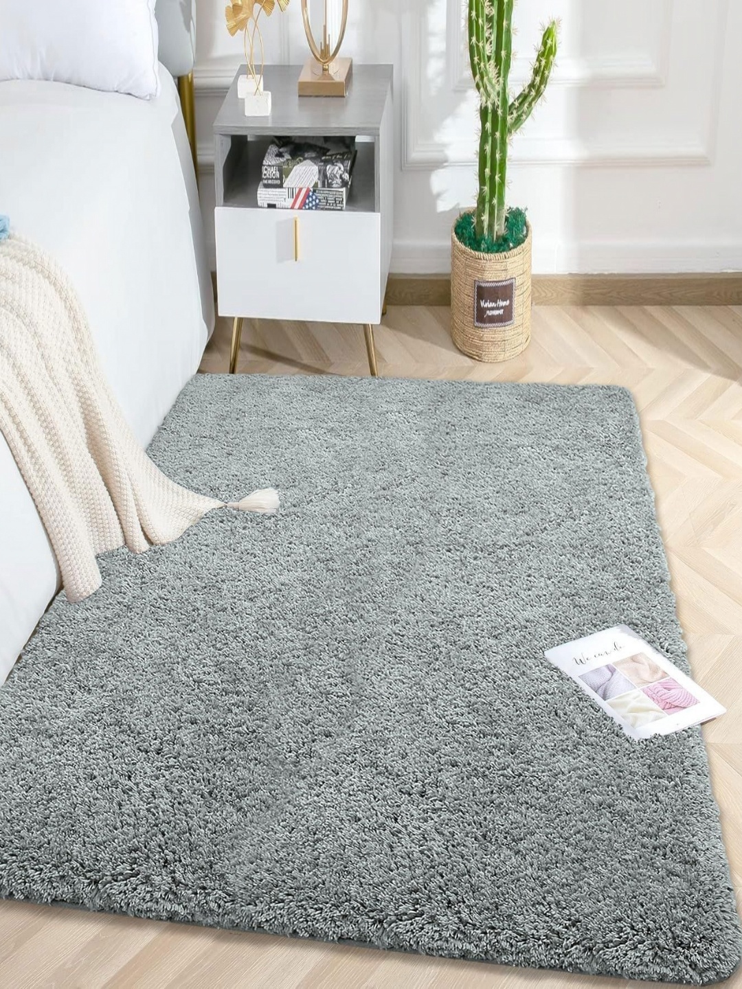 

LUXEHOME INTERNATIONAL Silver-Toned Solid Anti-Skid Other Carpet
