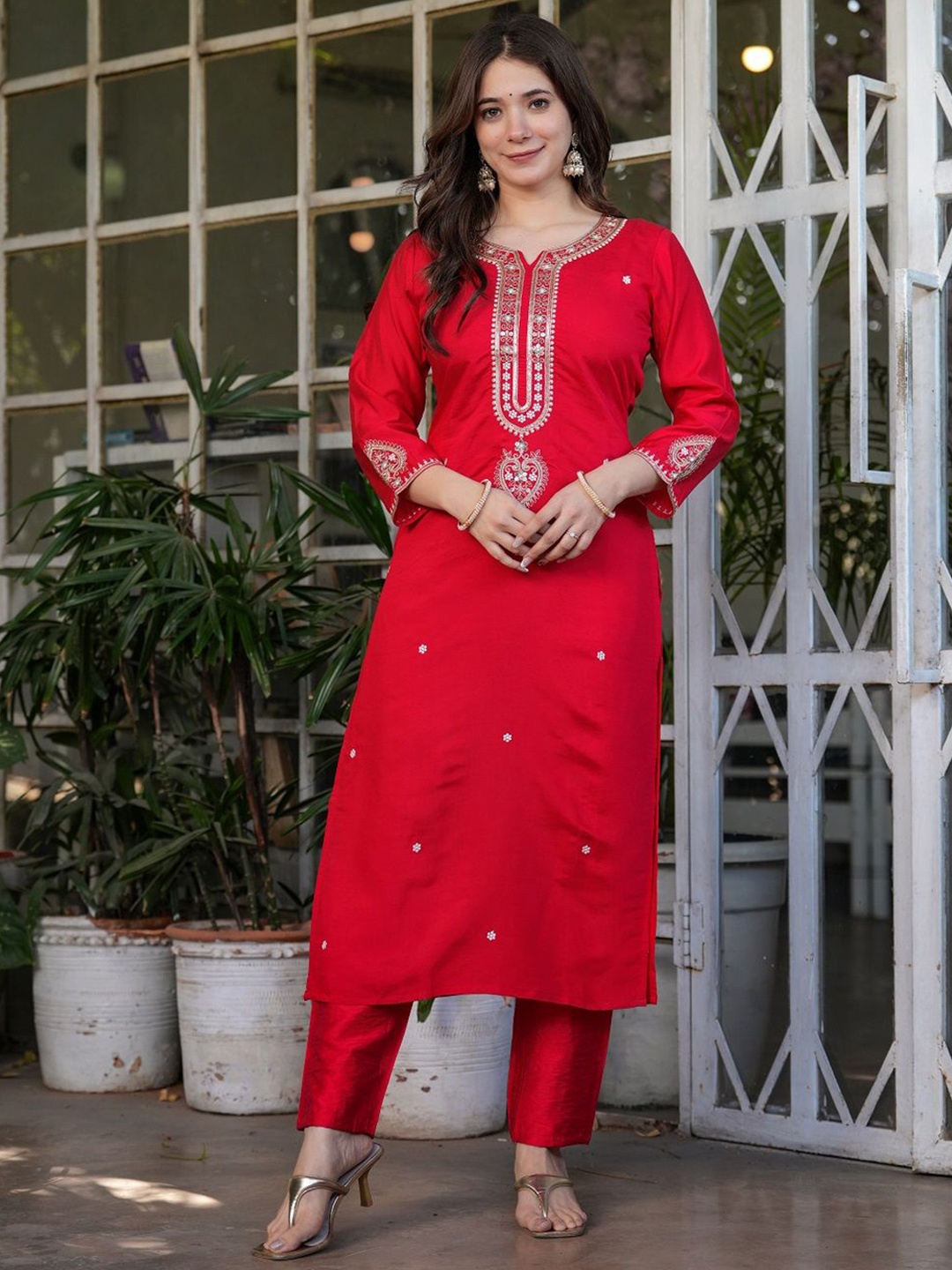 

KAUTIK FABRICS Notch Neck Embroidered Chanderi Silk Straight Kurta With Trouser & Dupatta, Red