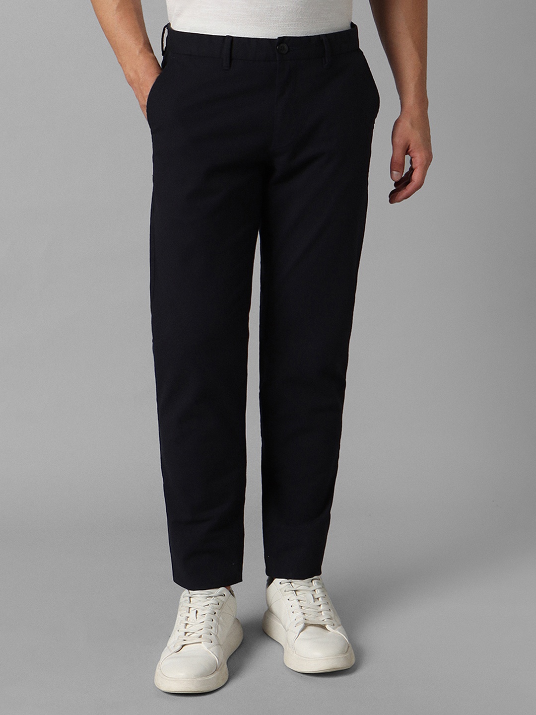 

Louis Philippe Sport Men Cotton Slim Fit Trousers, Black