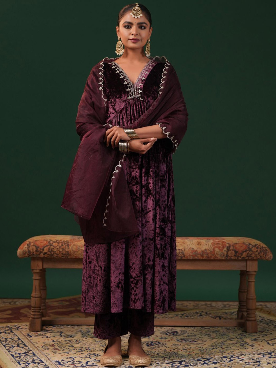 

anayna Women Embroidered Empire Velvet Kurta with Trousers & With Dupatta, Maroon