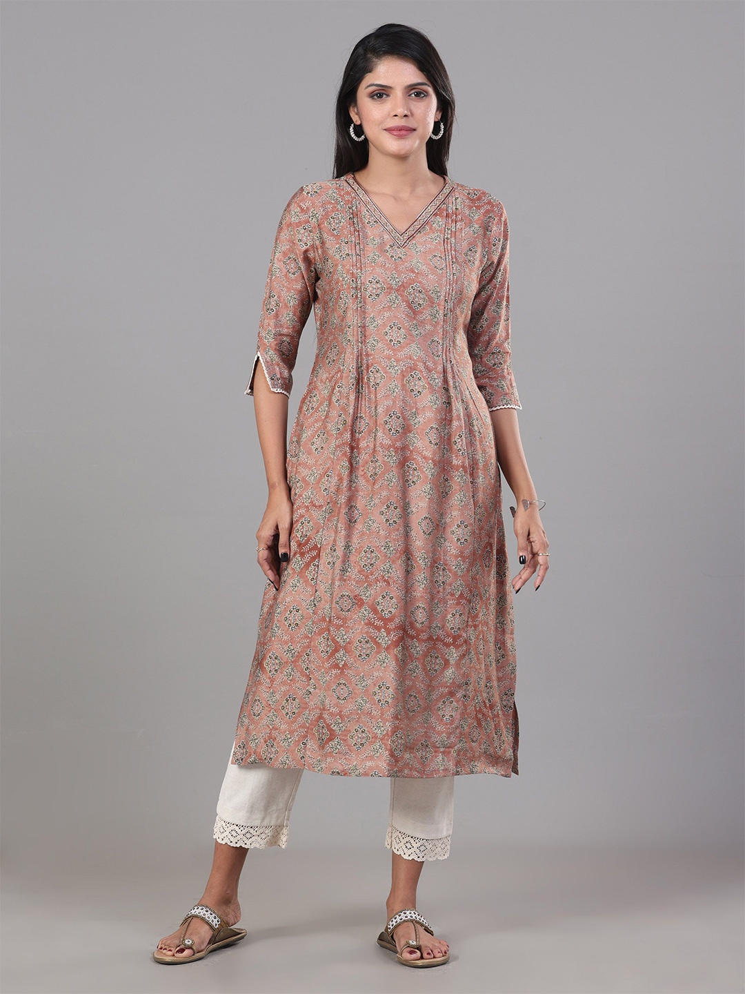 

Vismay Women Floral Printed Floral Kurta, Peach