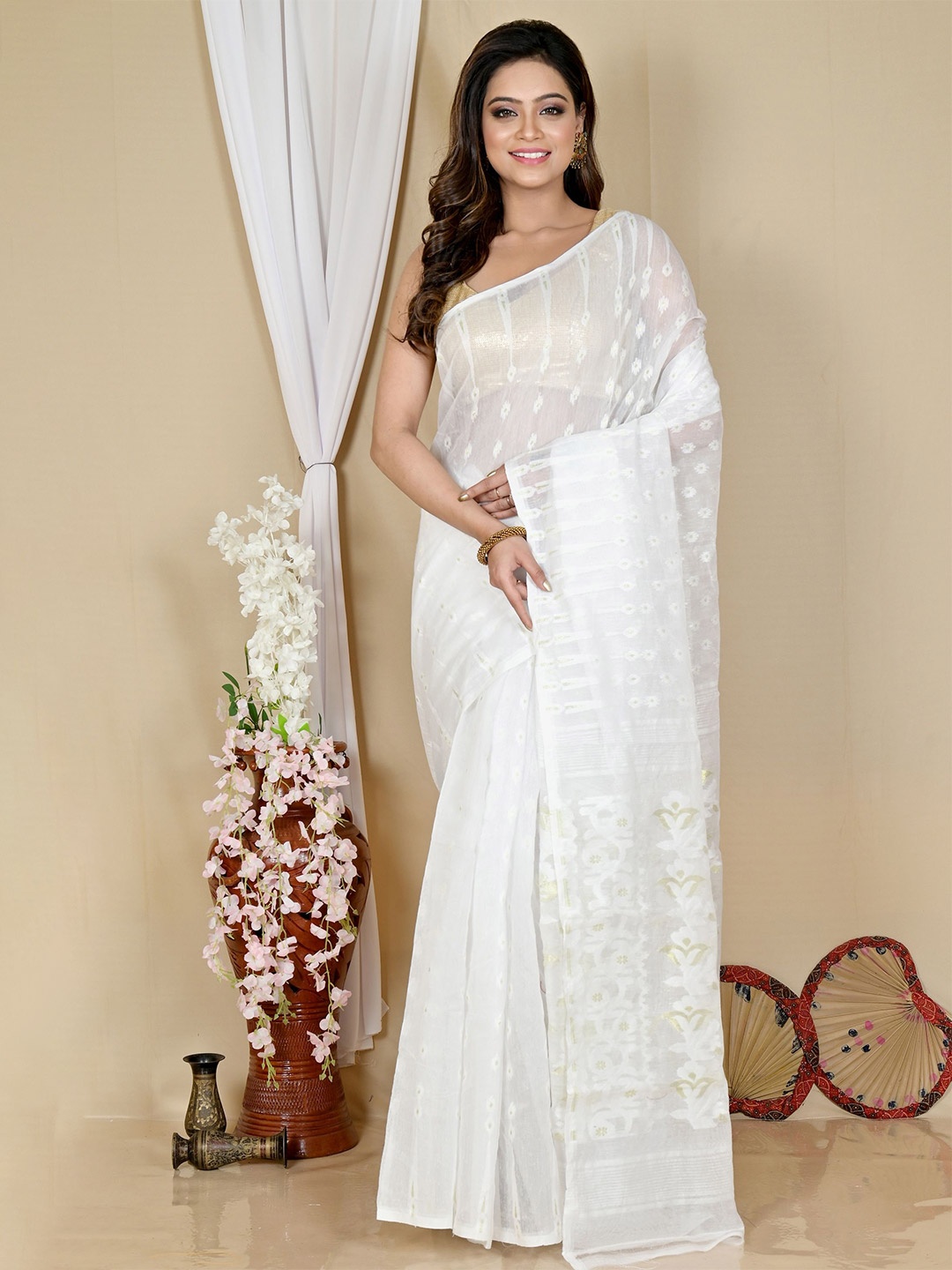 

DipDiya Woven Design Taant Saree, White