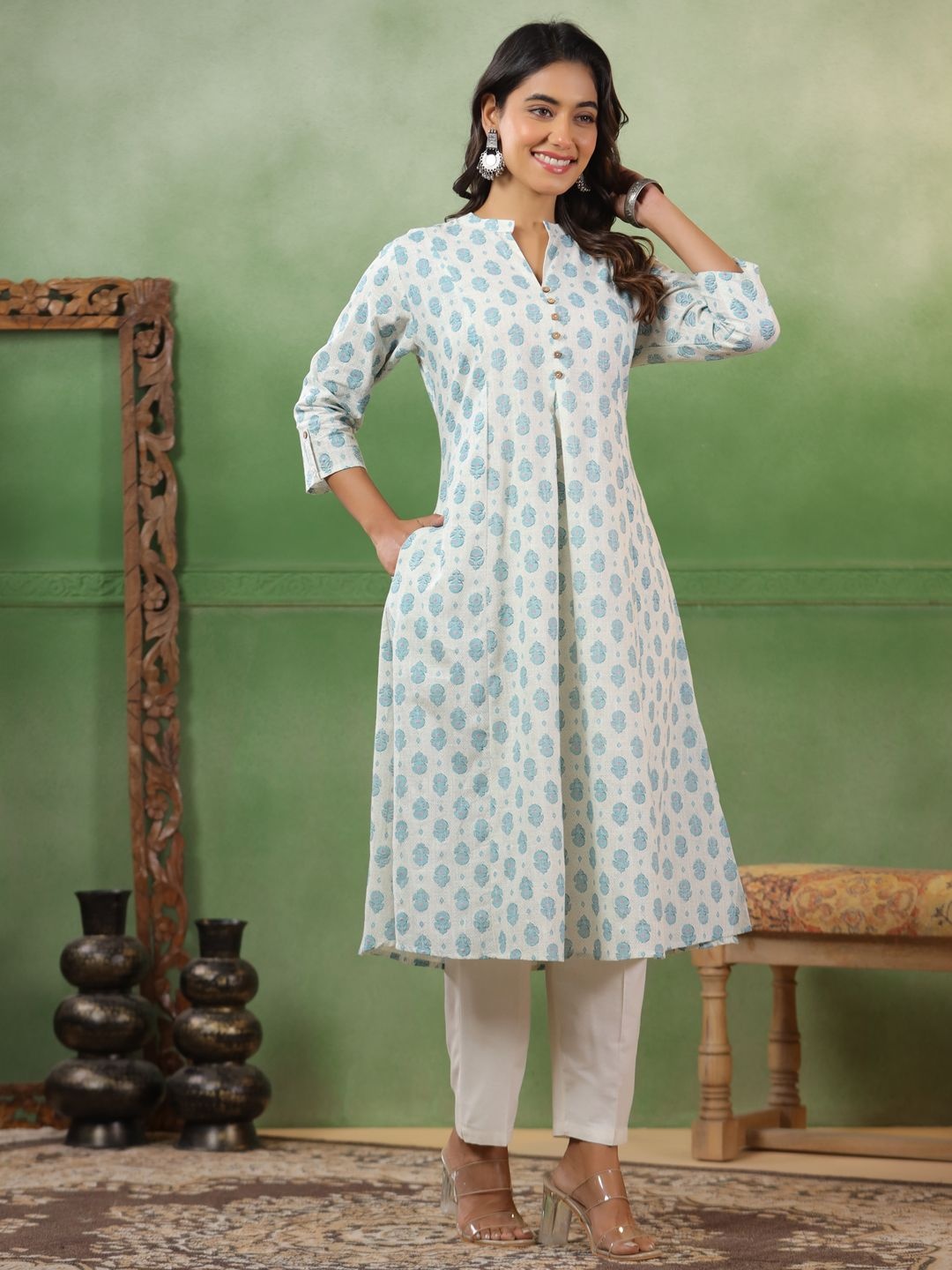 

Span Women Ethnic Motifs Printed Regular Pure Cotton Kurta with Trousers, White