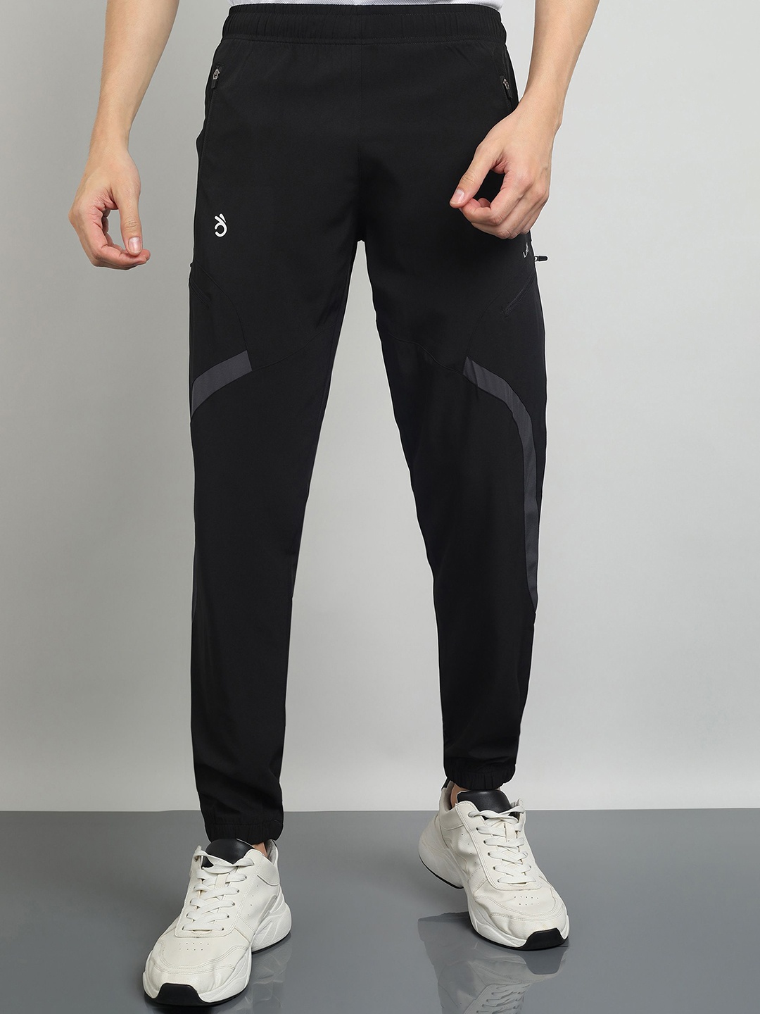 

Moda Rapido Men Regular Fit Mid Rise Joggers, Black