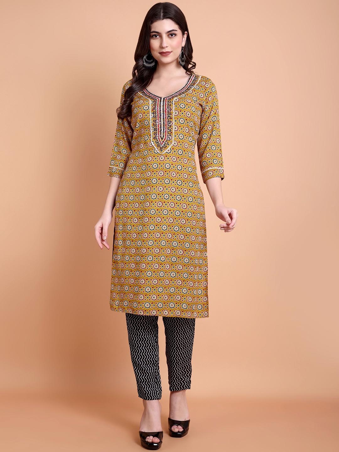 

WILL BOTTOM Women Floral Printed Regular Kurta with Trousers, Mustard