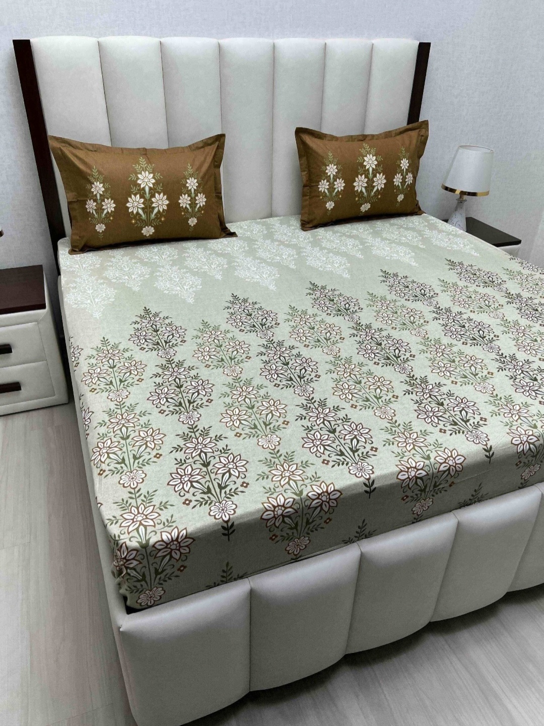 

Pure Decor Lifestyle Green Printed Pure Cotton 240TC King Bedsheet Set 2.74m x 2.74m