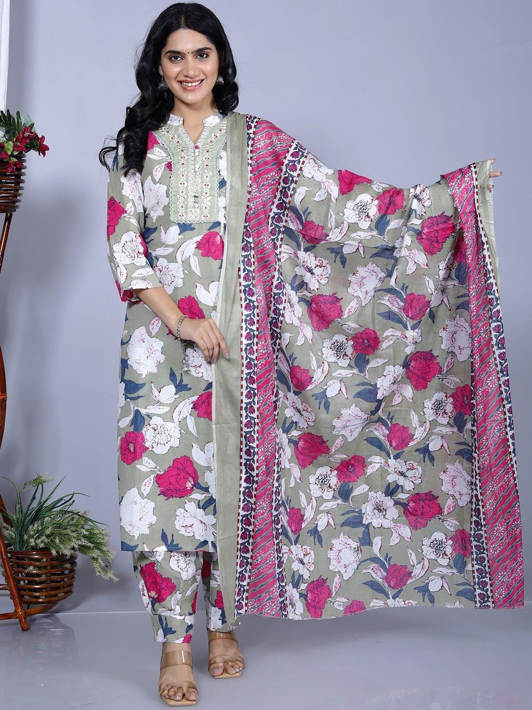 

Moda Rapido Embroidered Mandarin Collar Pure Cotton Straight Kurta With Salwar & Dupatta, Sea green