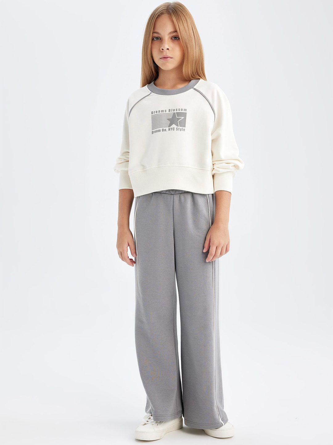

DeFacto Girls Printed Long Sleeves Sweatshirt With Trouser, White