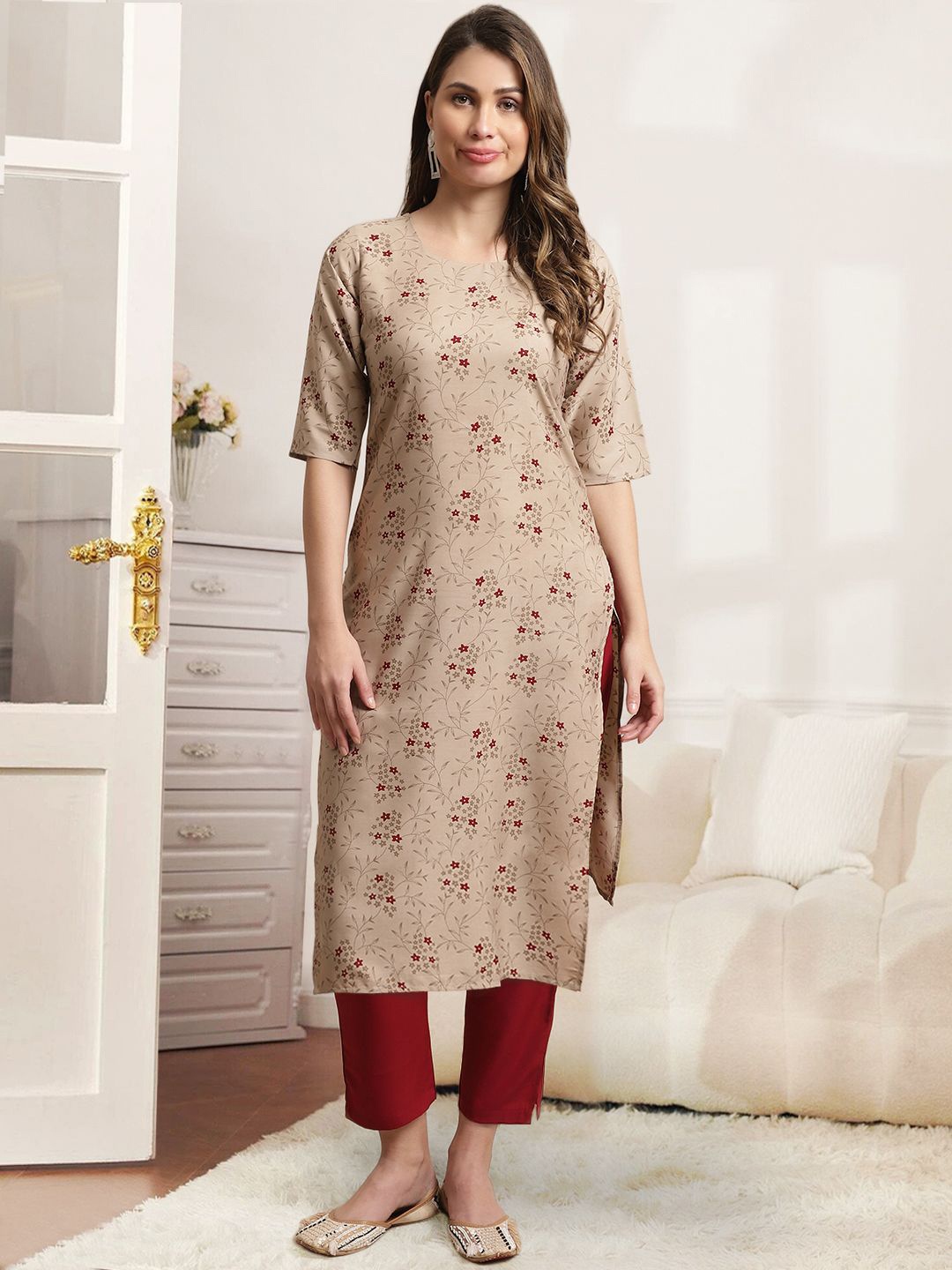 

7Threads Floral Printed Round Neck Straight Kurta With Trouser, Beige