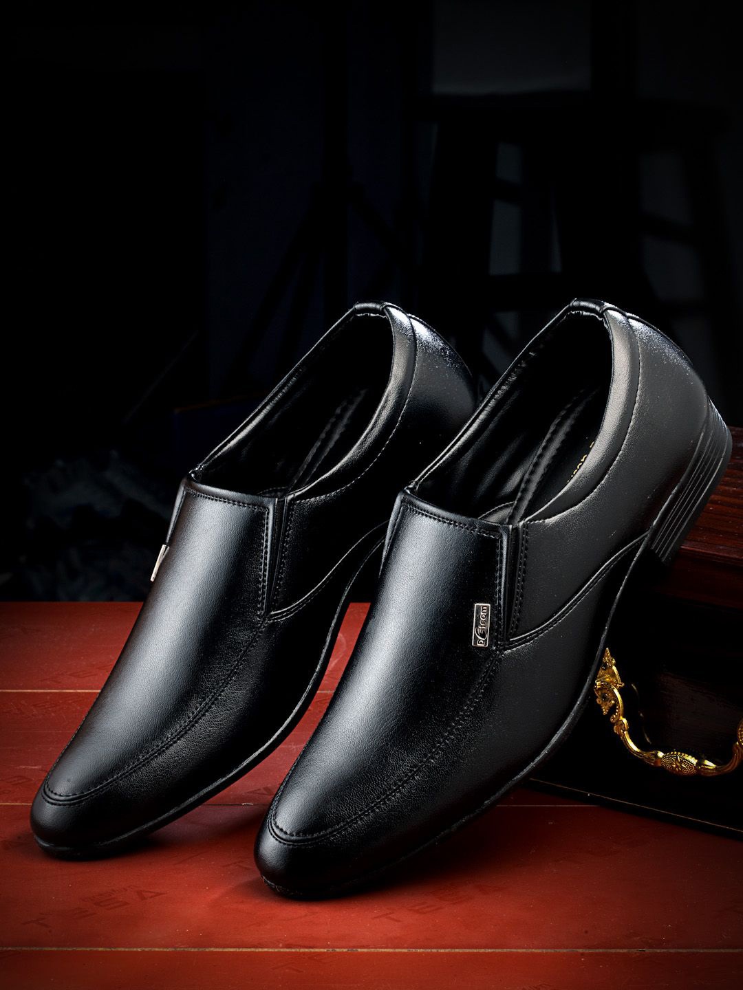 

Action Men Round Toe Slip On Shoes, Black