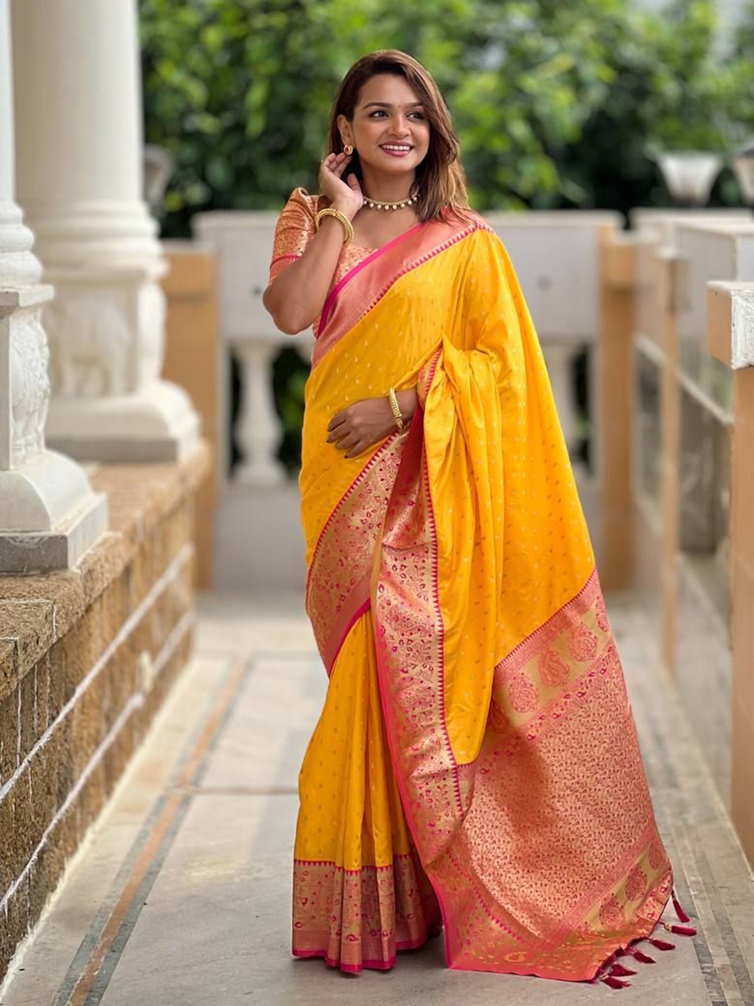 

bansari textiles Woven Design Zari Banarasi Saree, Yellow