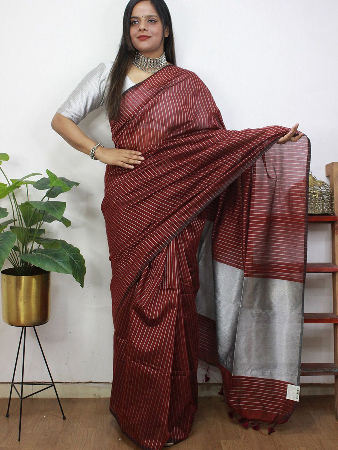 

Luxurionworld Striped Silk Cotton Saree, Maroon