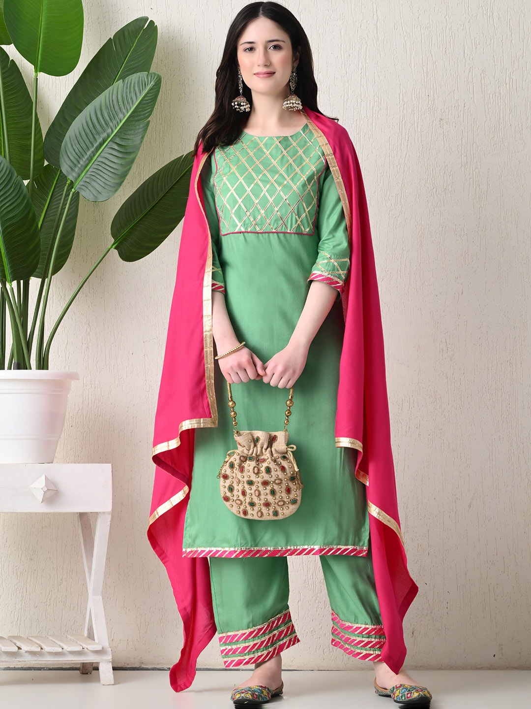 

ao services Geometric Embroidered Gotta Patti Straight Kurta With Trousers & Dupatta, Green