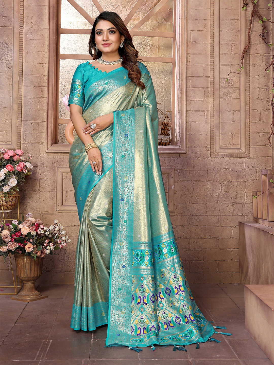 

Vintro Woven Design Zari Tissue Paithani Saree, Teal