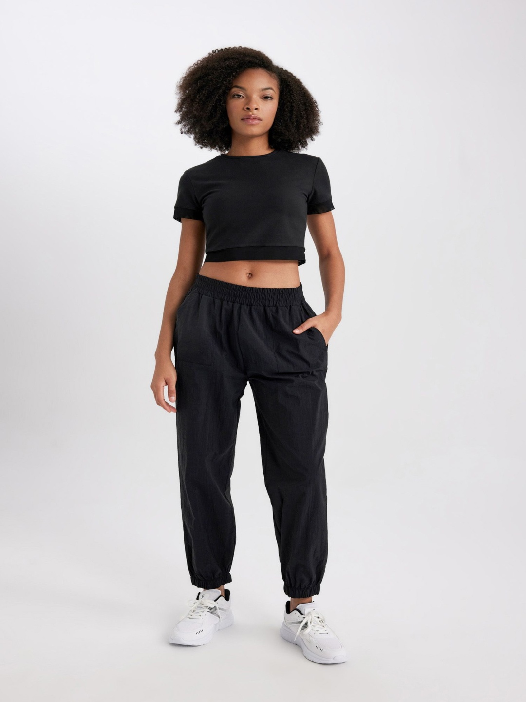 

DeFacto Women Joggers Trousers, Black